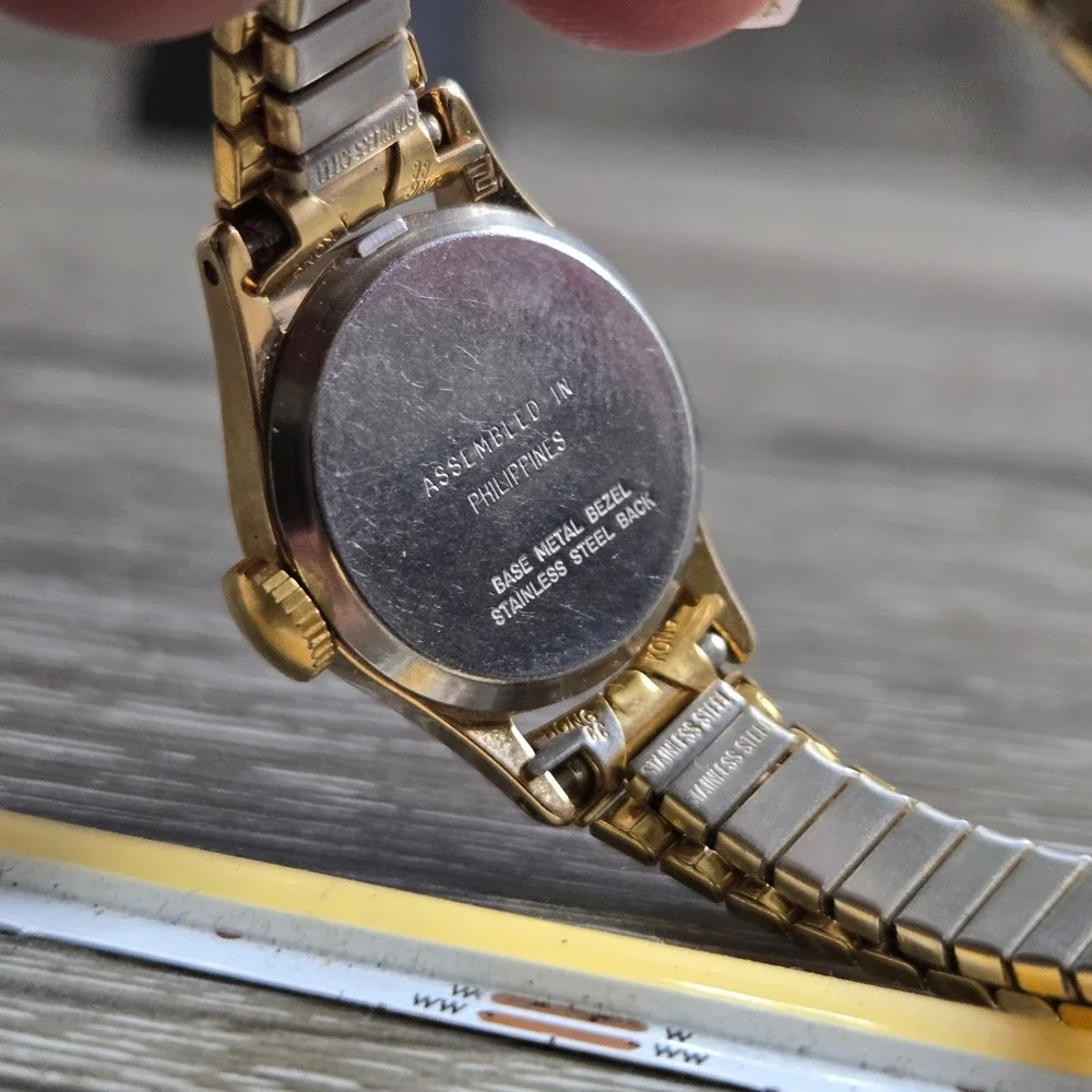 Timex Easy Reader T2J761 Women's Gold Tone Watch Date Indiglo Genuine Leather S7